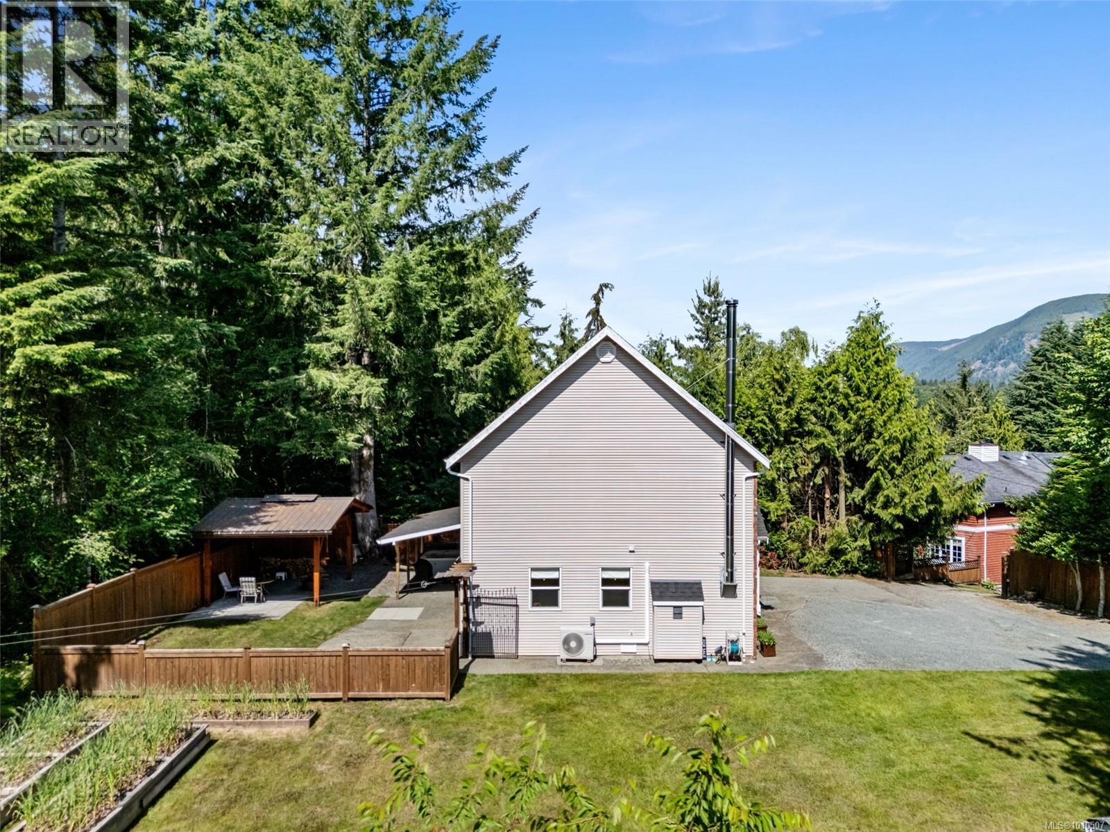 100 Comiaken Ave, Lake Cowichan