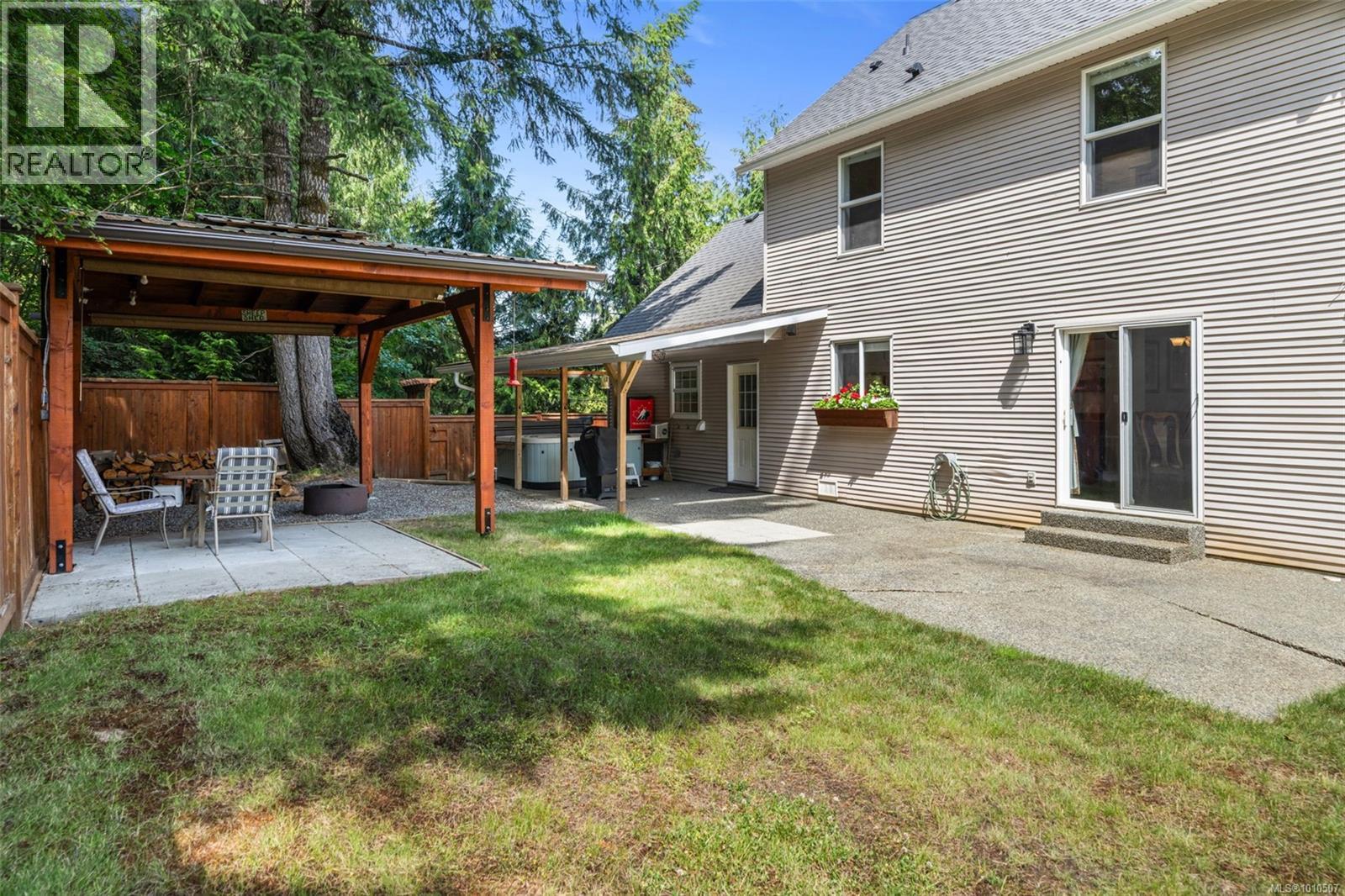 100 Comiaken Ave, Lake Cowichan