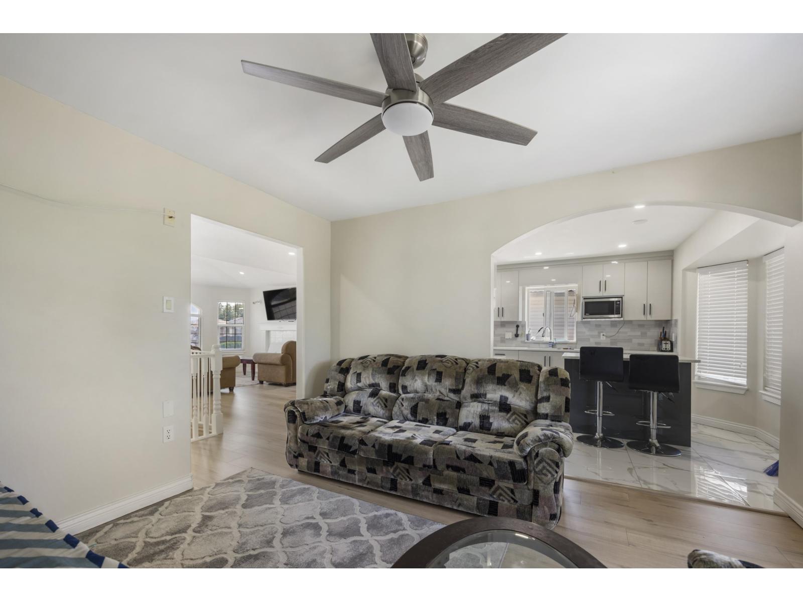 Photo 9 of 30516 Robin Drive, Abbotsford BC