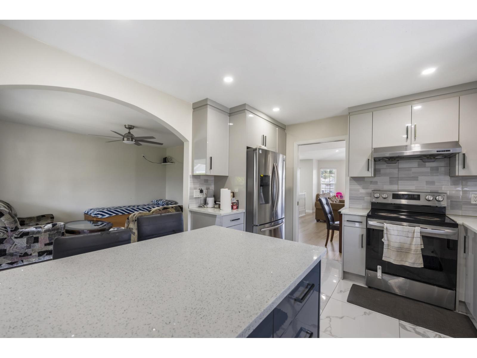Photo 6 of 30516 Robin Drive, Abbotsford BC