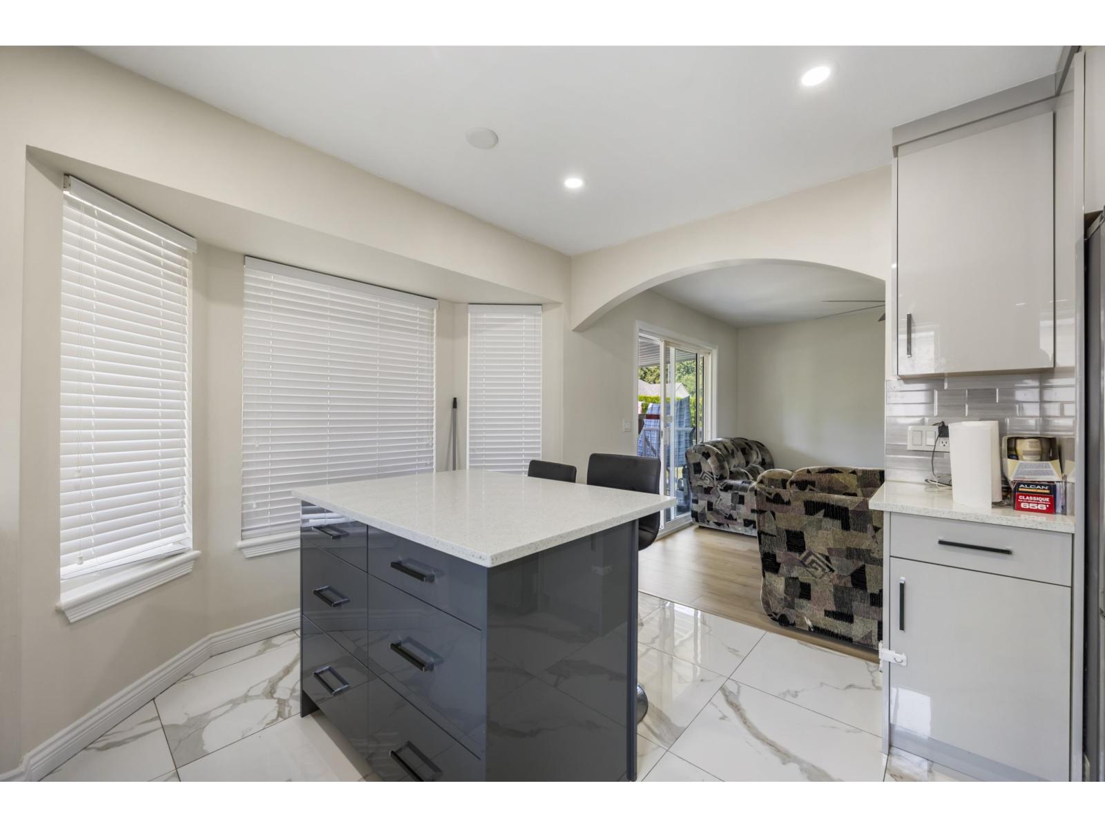 Photo 7 of 30516 Robin Drive, Abbotsford BC