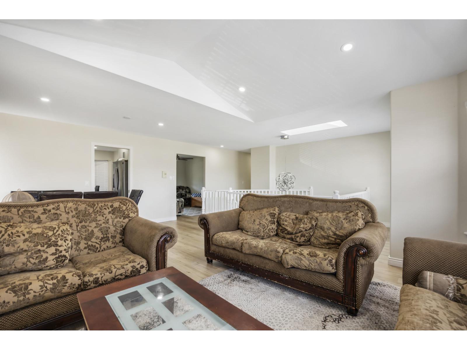 Photo 12 of 30516 Robin Drive, Abbotsford BC