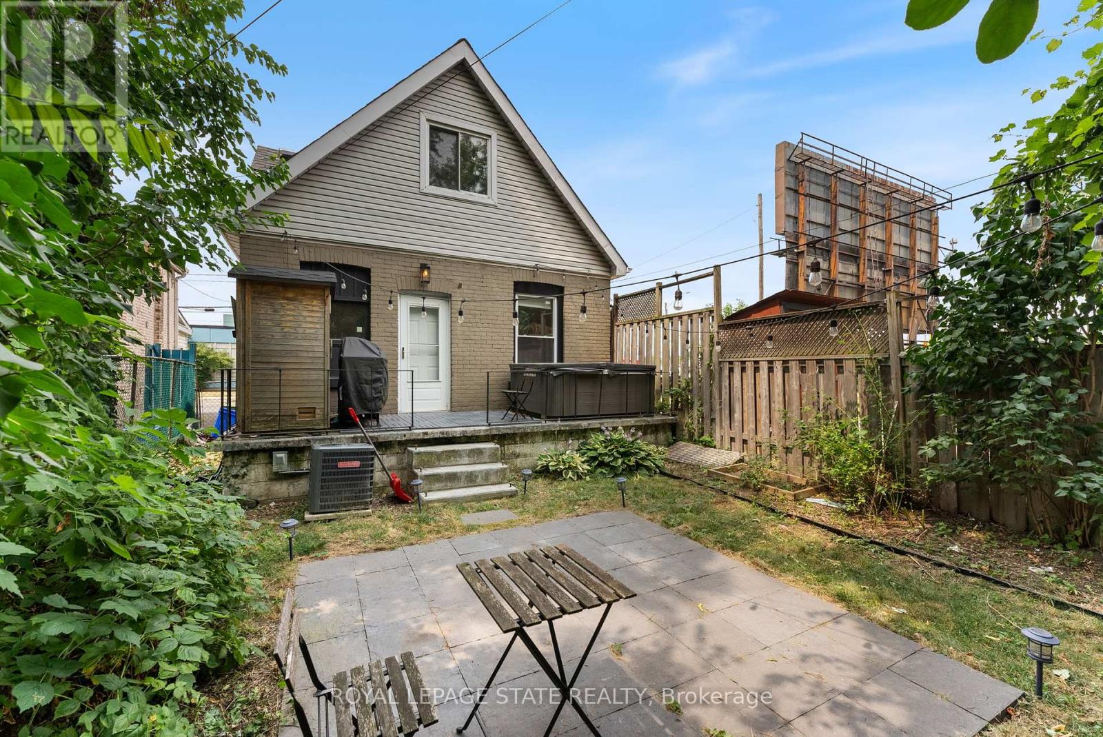 Photo 25 of 91 Dundurn Street S, Hamilton ON