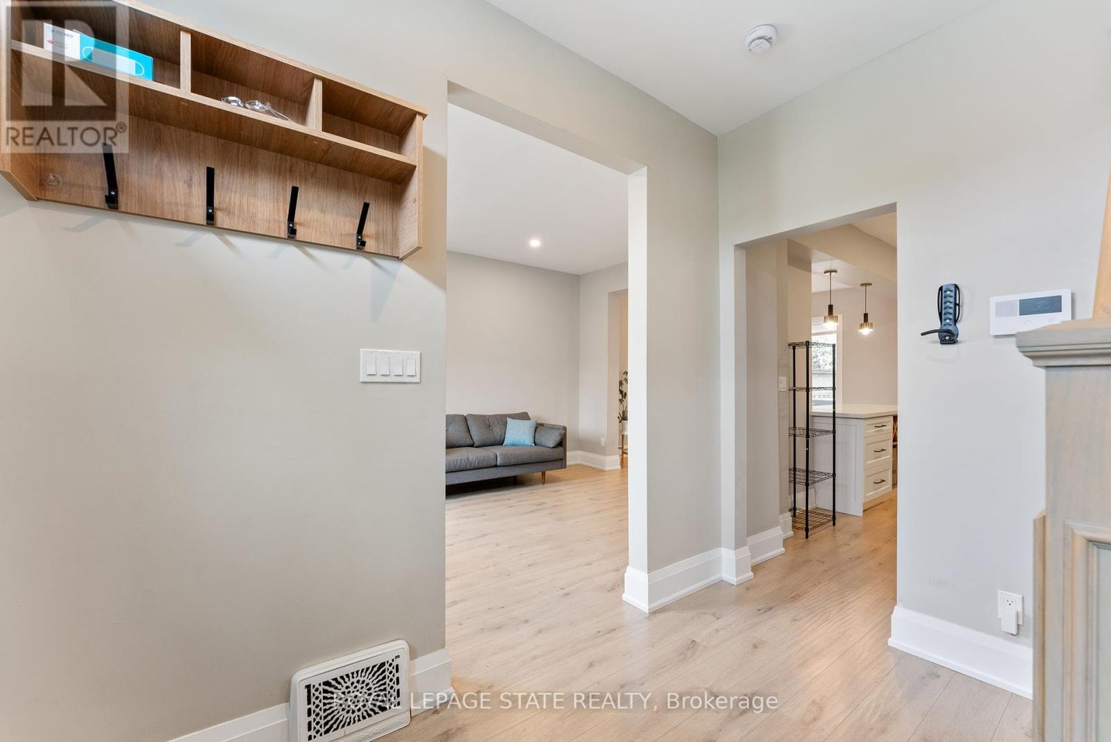 Photo 5 of 91 Dundurn Street S, Hamilton ON
