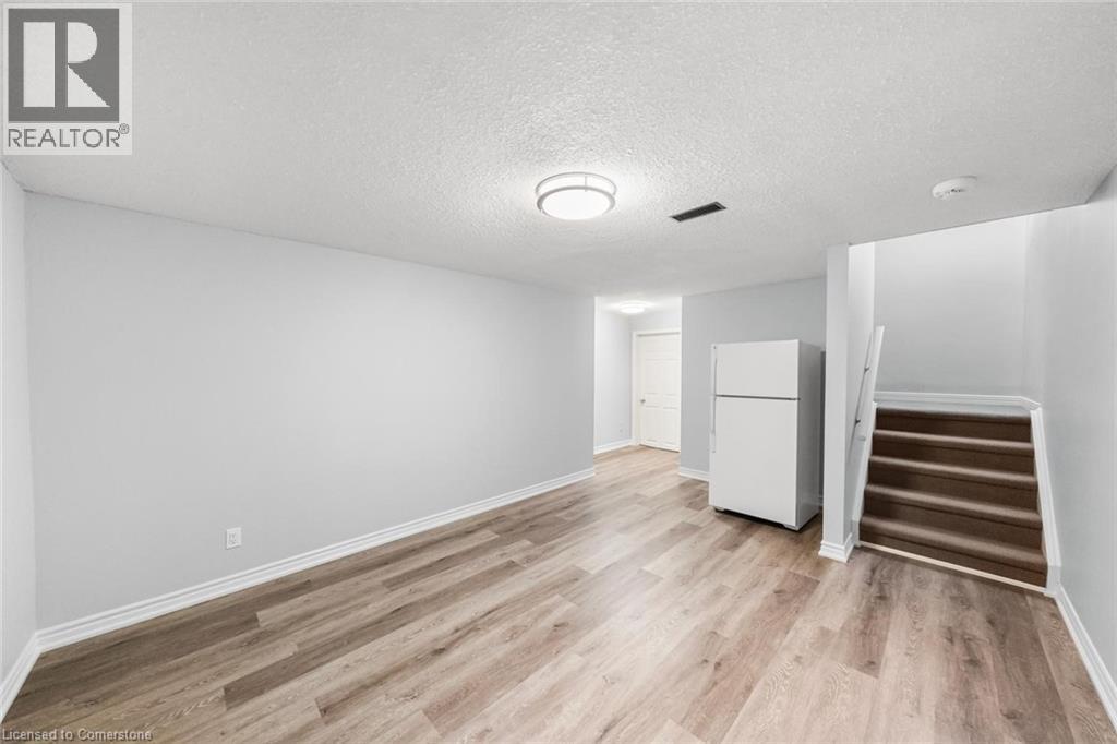 Photo 35 of 2262 Constance Drive, Oakville ON