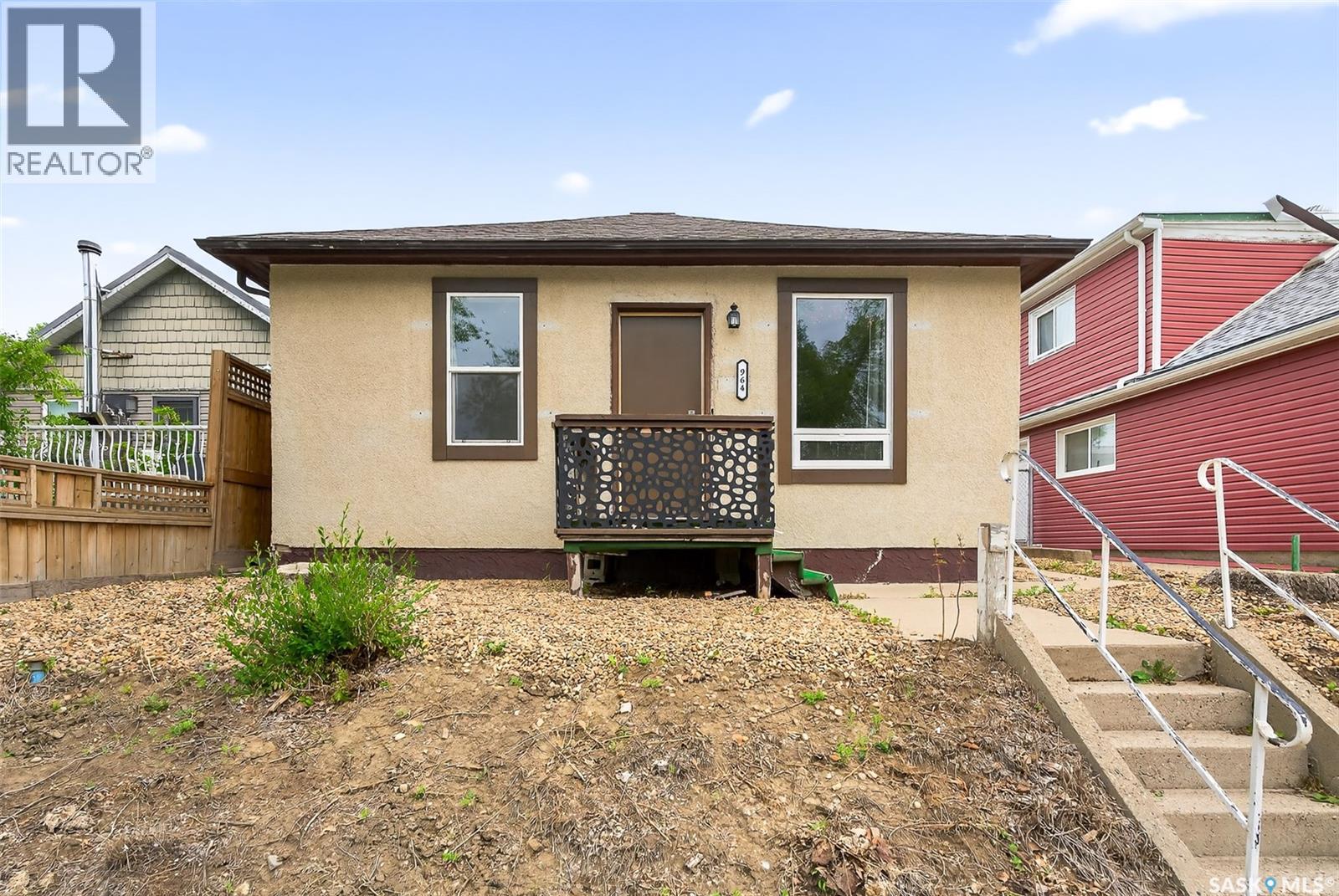 Photo 3 of 964 Athabasca Street W, Moose Jaw SK