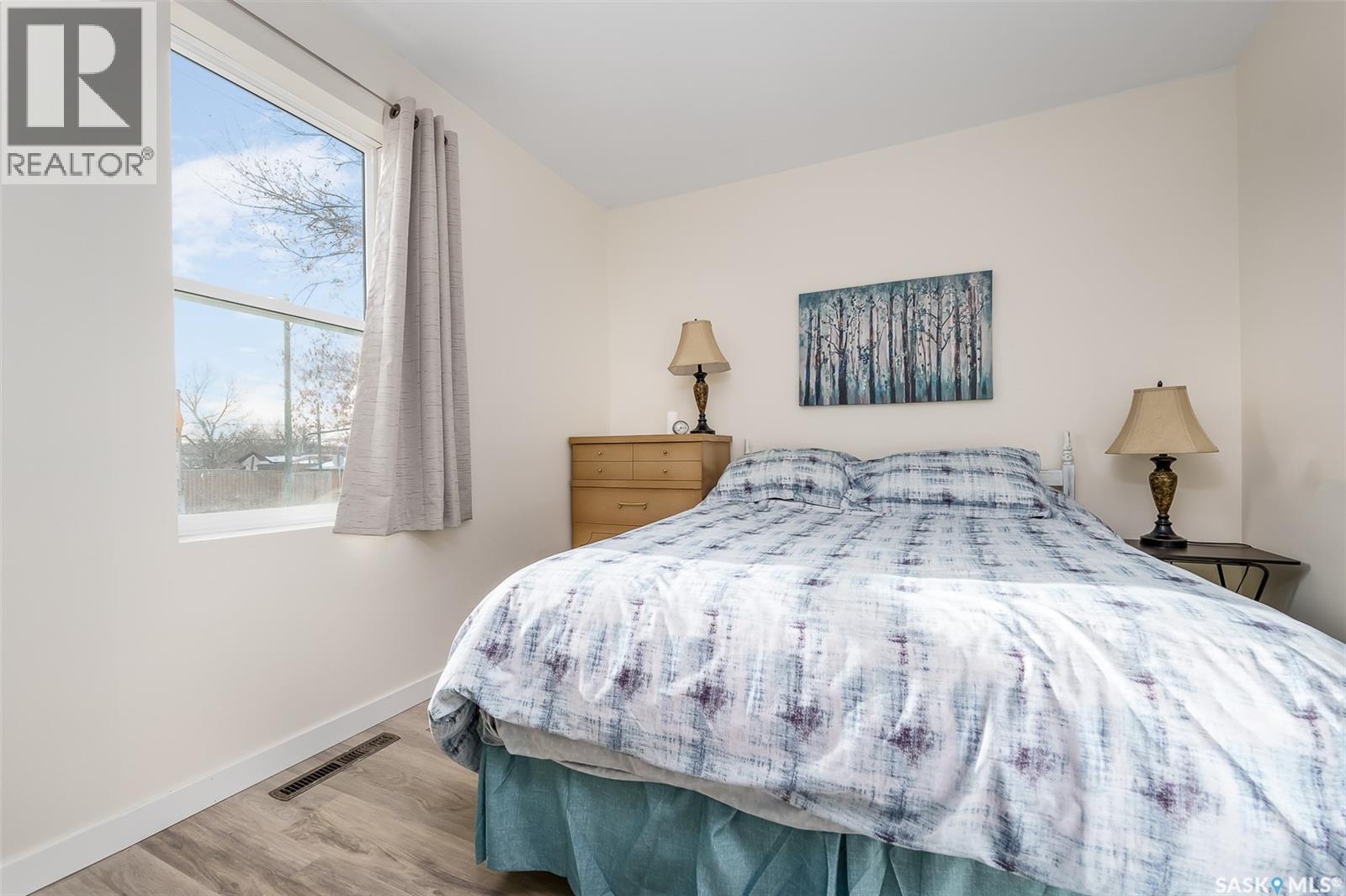 Photo 17 of 964 Athabasca Street W, Moose Jaw SK