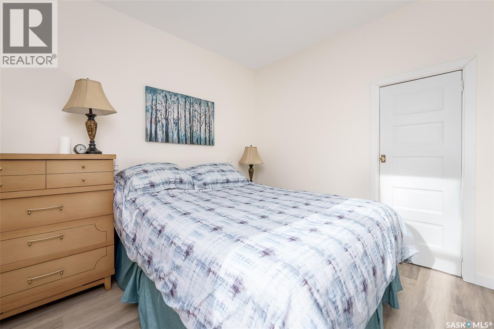 Photo 4 of 964 Athabasca Street W, Moose Jaw SK