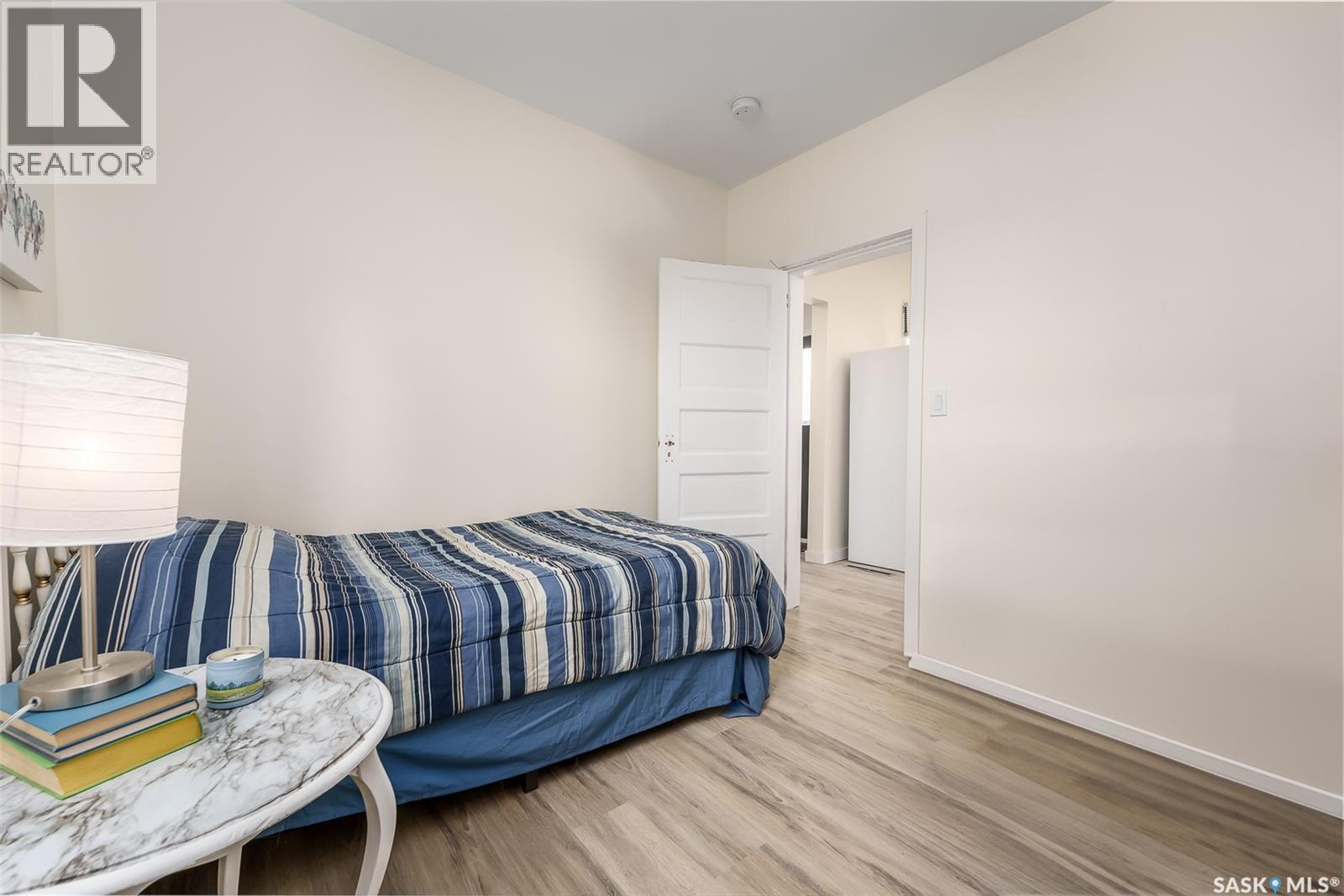Photo 1 of 964 Athabasca Street W, Moose Jaw SK