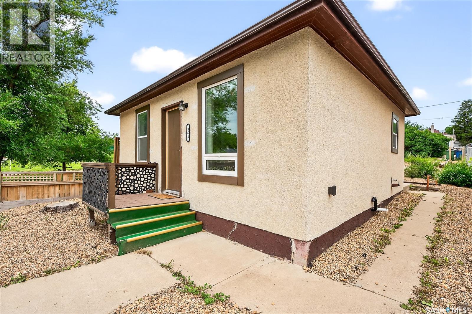 Photo 21 of 964 Athabasca Street W, Moose Jaw SK