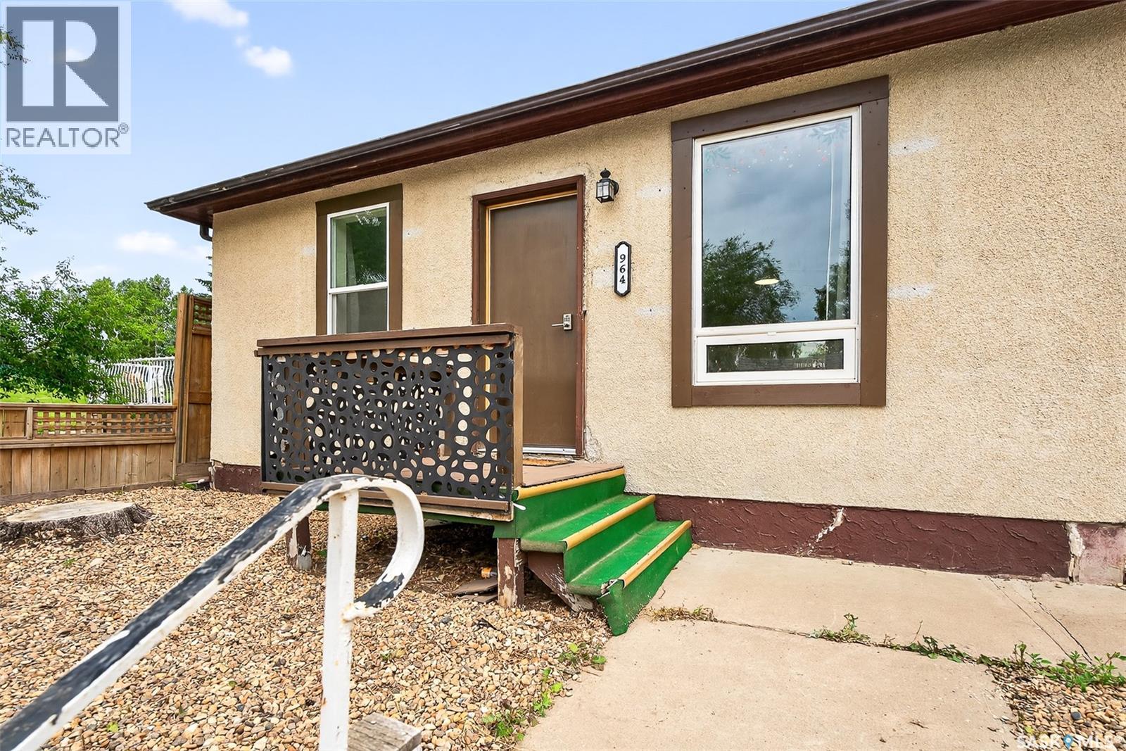 Photo 29 of 964 Athabasca Street W, Moose Jaw SK