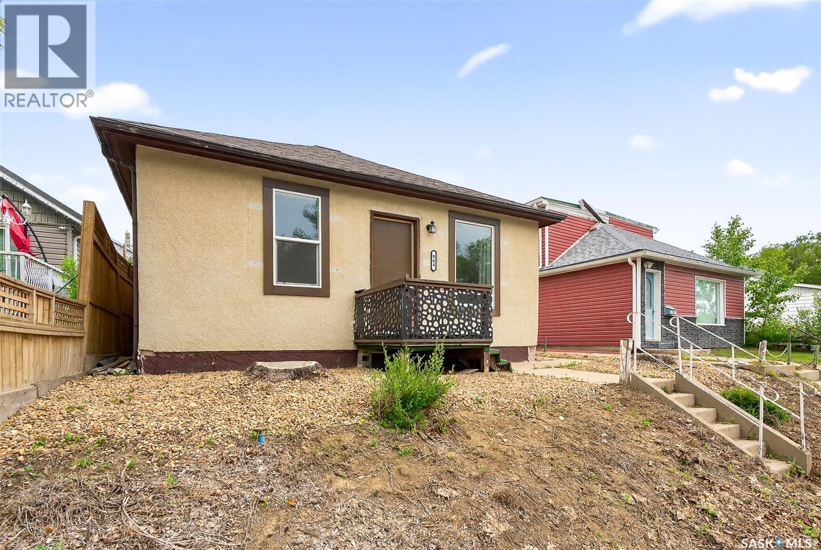 Photo 5 of 964 Athabasca Street W, Moose Jaw SK