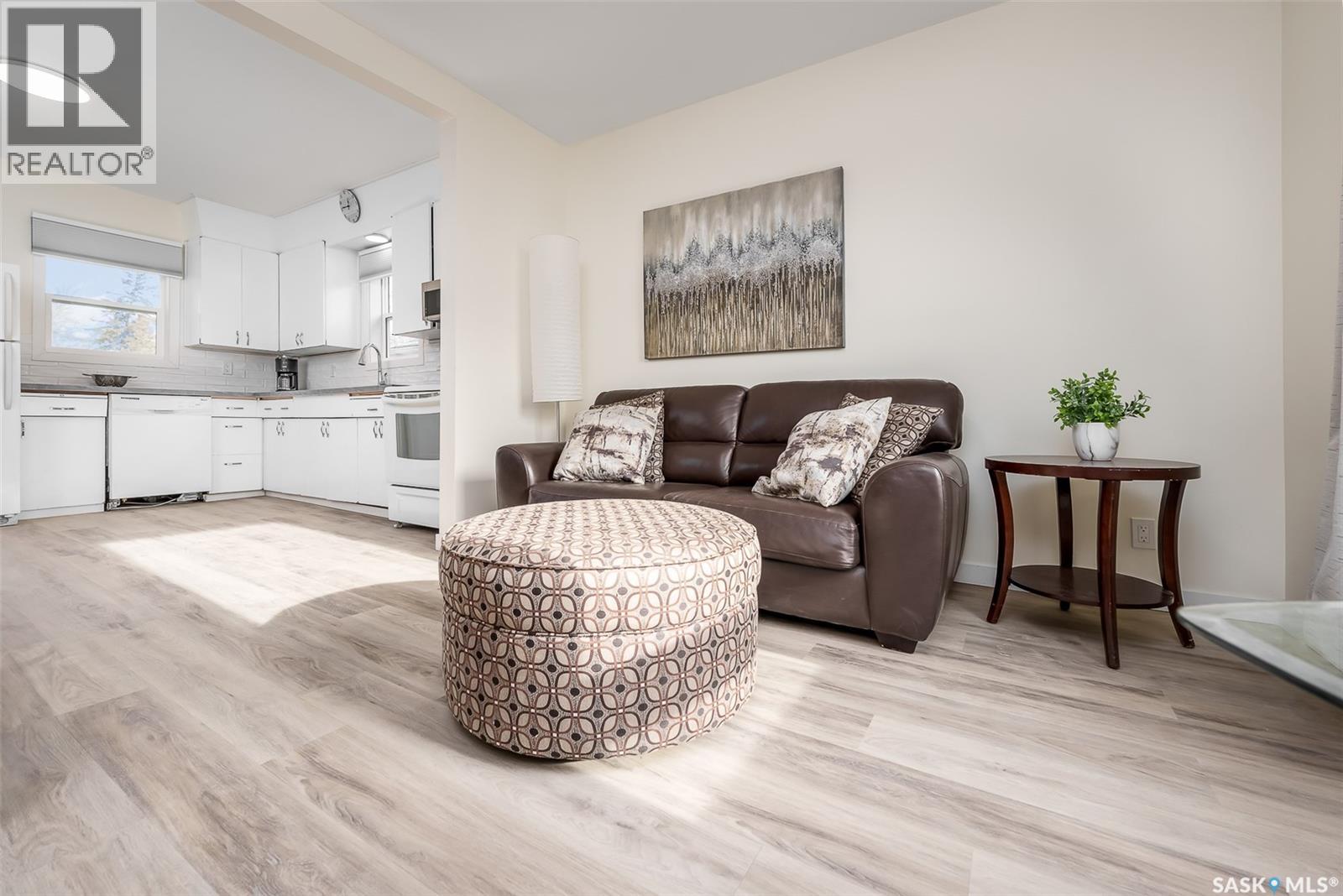 Photo 14 of 964 Athabasca Street W, Moose Jaw SK