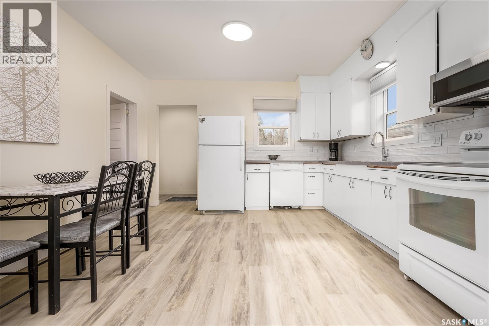 Photo 13 of 964 Athabasca Street W, Moose Jaw SK