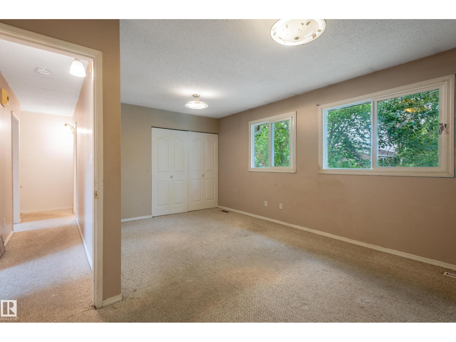 Photo 18 of 13341 47 St Nw, Edmonton AB