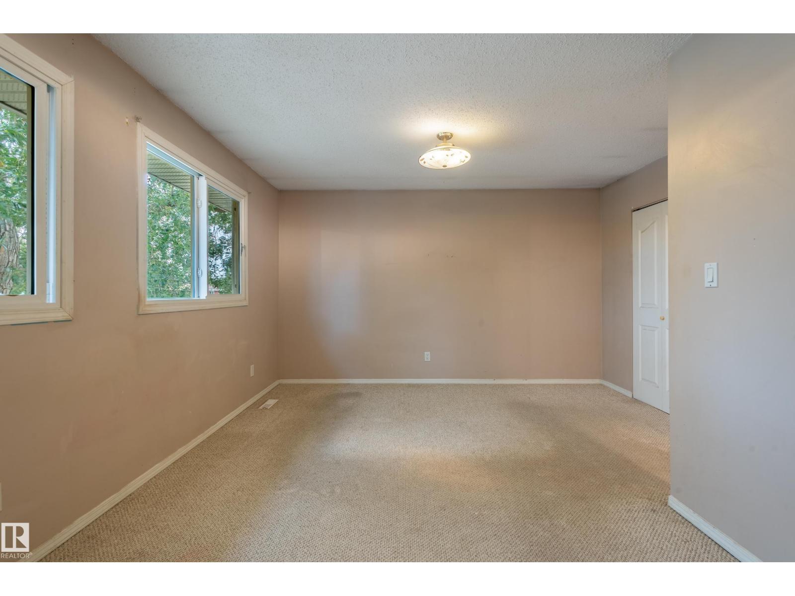 Photo 19 of 13341 47 St Nw, Edmonton AB