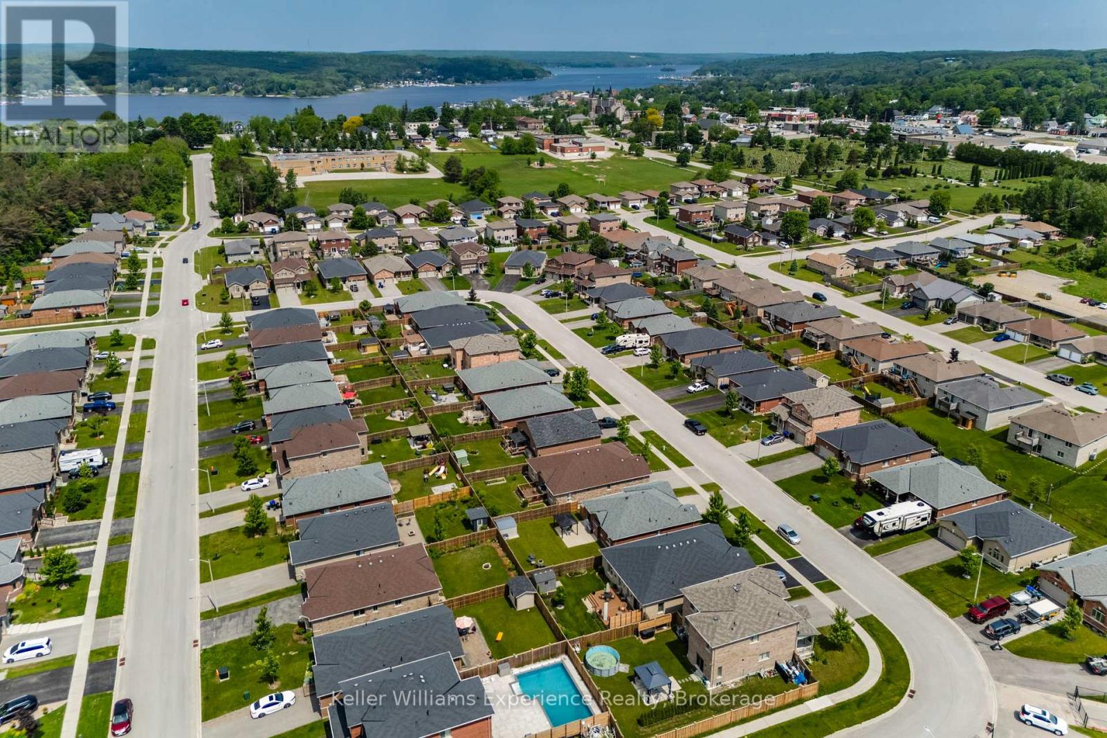 Photo 16 of 32 Hatton Drive, Penetanguishene ON