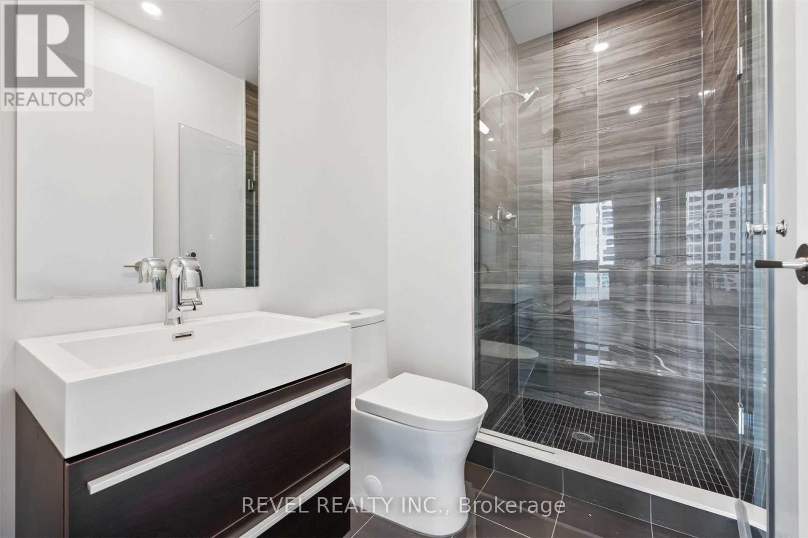 Photo 14 of 1210 39 Roehampton Avenue, Toronto ON