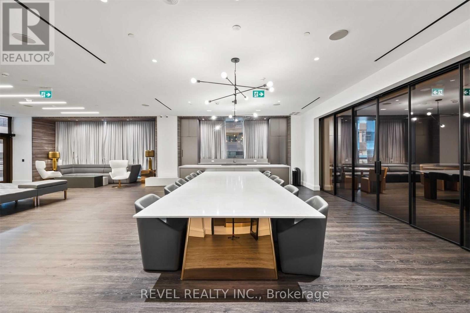 Photo 12 of 1210 39 Roehampton Avenue, Toronto ON