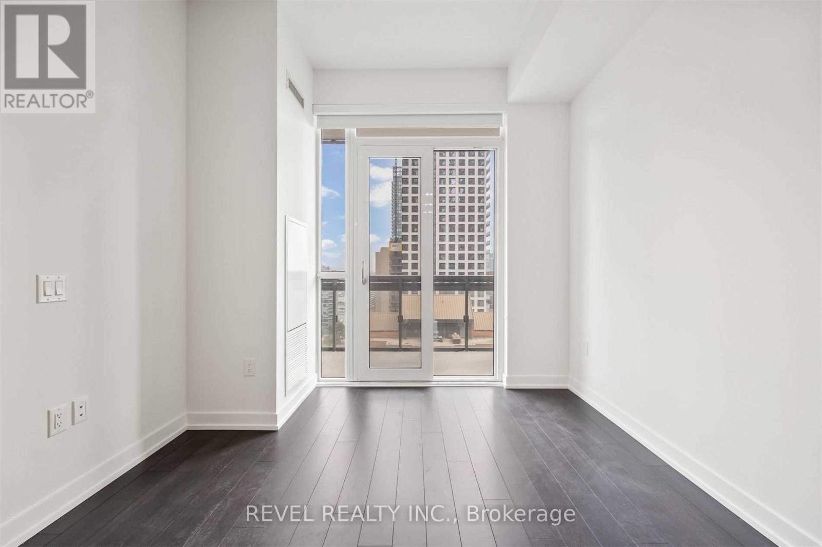 Photo 13 of 1210 39 Roehampton Avenue, Toronto ON