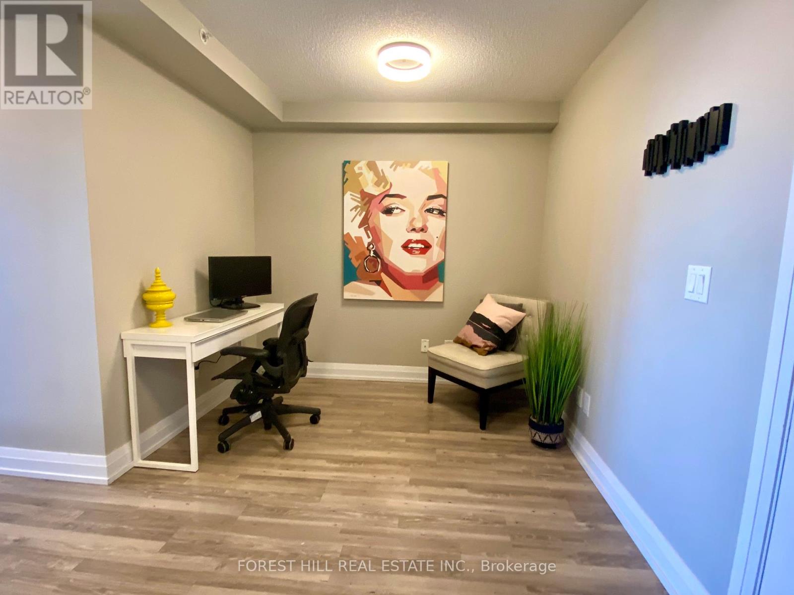 Photo 4 of E 1305 555 Wilson Avenue, Toronto ON