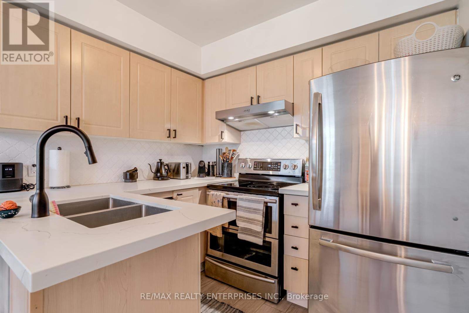 Photo 2 of 4106 41 Sudbury Street, Toronto ON