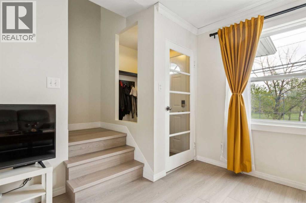 Single Family House for Sale in   Street NE Winston Heights/Mountview Calgary 