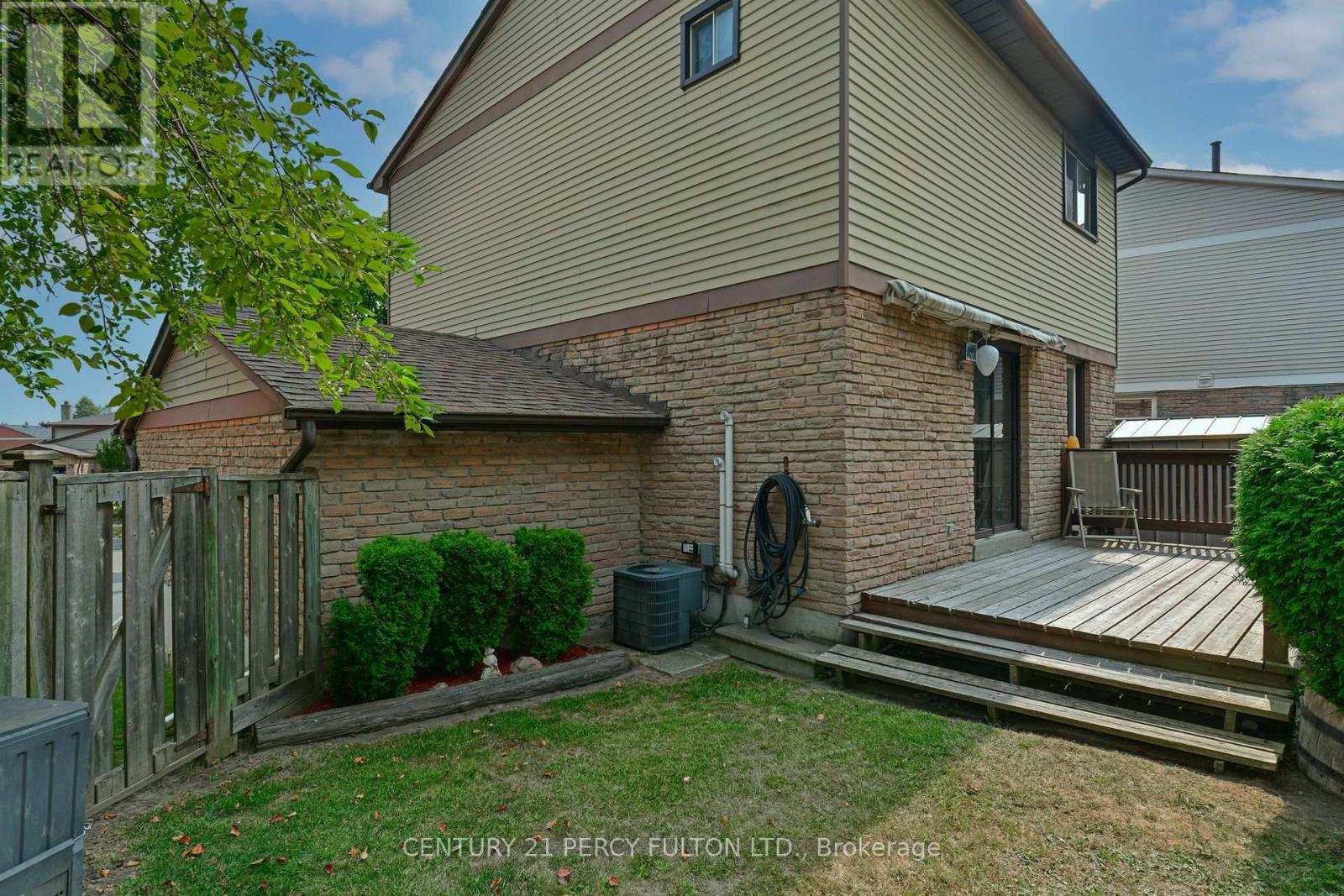 Photo 10 of 74 John Stoner Drive, Toronto ON