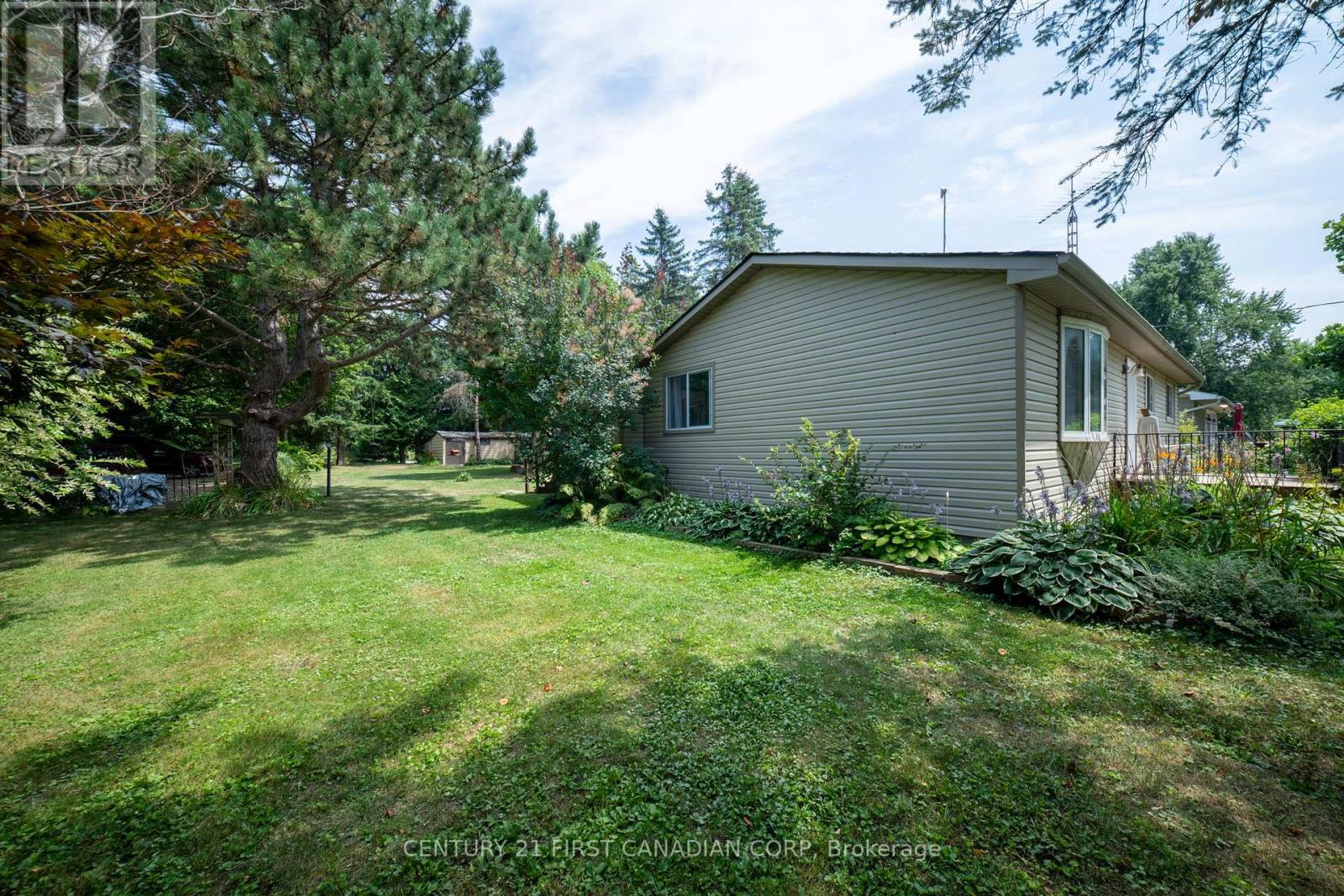 Photo 10 of 21084 Riverview Drive, Thames Centre ON