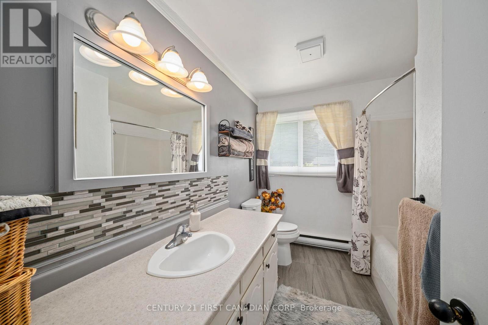 Photo 30 of 21084 Riverview Drive, Thames Centre ON