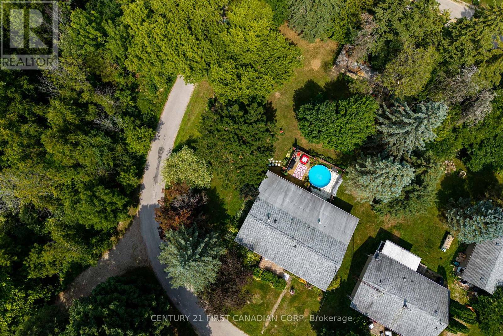 Photo 4 of 21084 Riverview Drive, Thames Centre ON