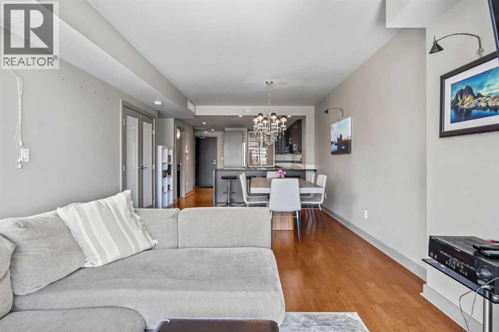 Single Family House Multi-level for Sale in    Avenue SW Downtown Commercial Core Calgary 