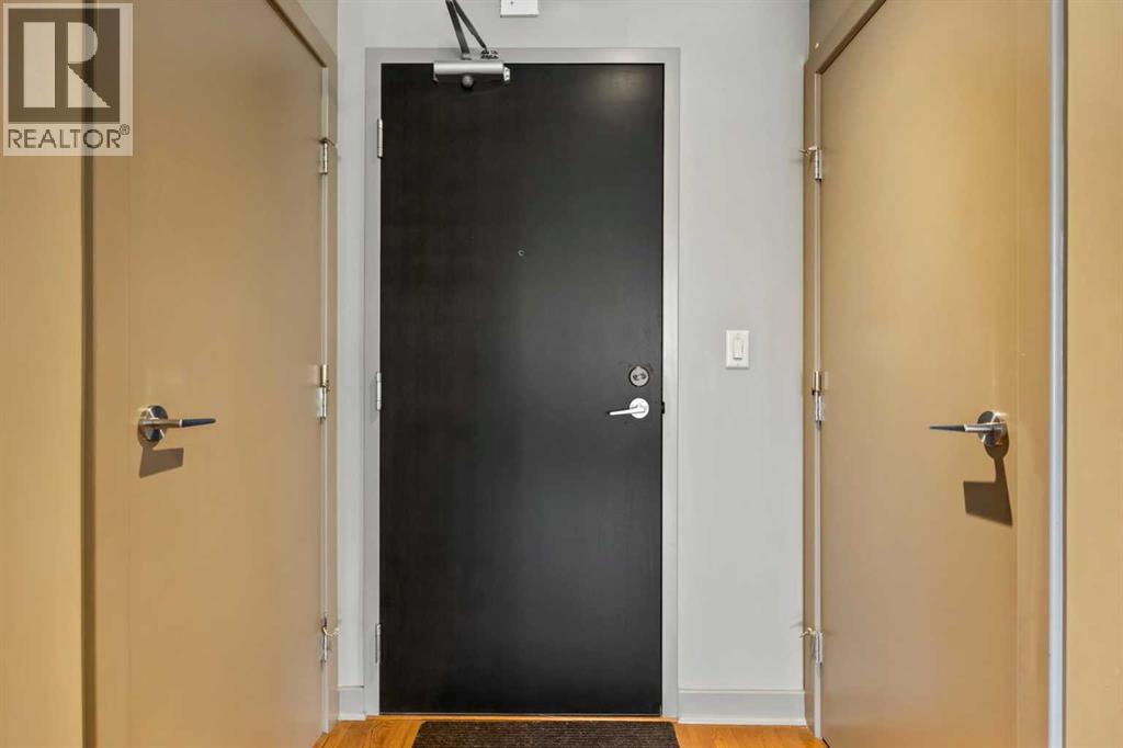 Single Family House Multi-level for Sale in    Avenue SW Downtown Commercial Core Calgary 