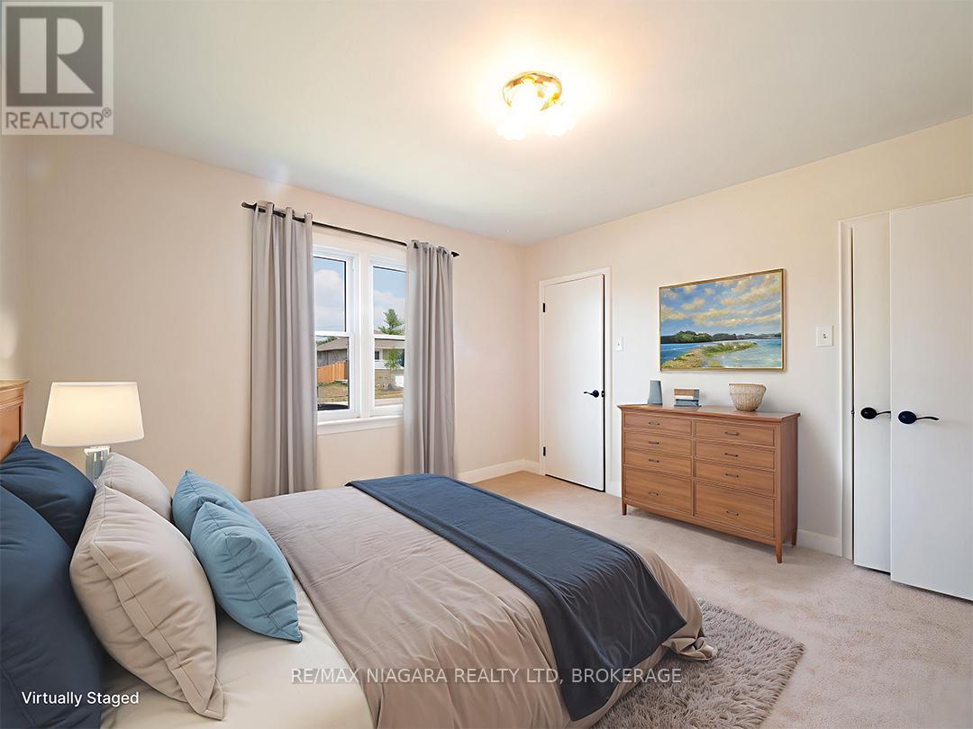 Photo 13 of 22 South Crescent, Port Colborne ON