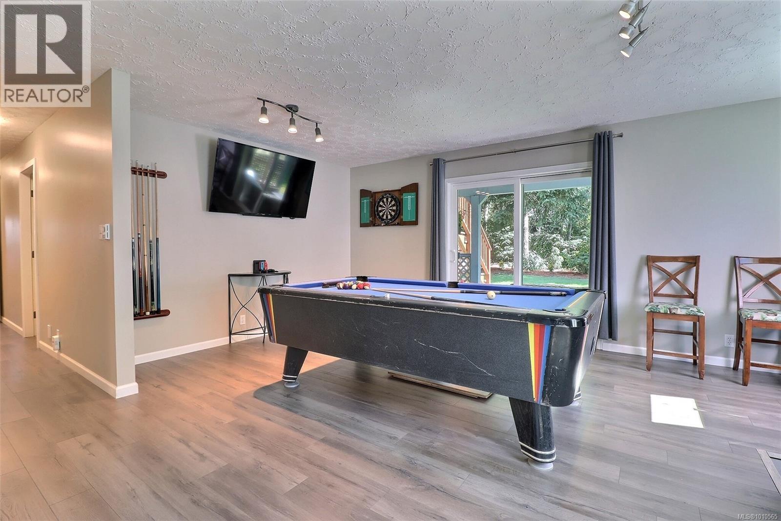 Photo 14 of 1490 Griffin Dr, Courtenay BC