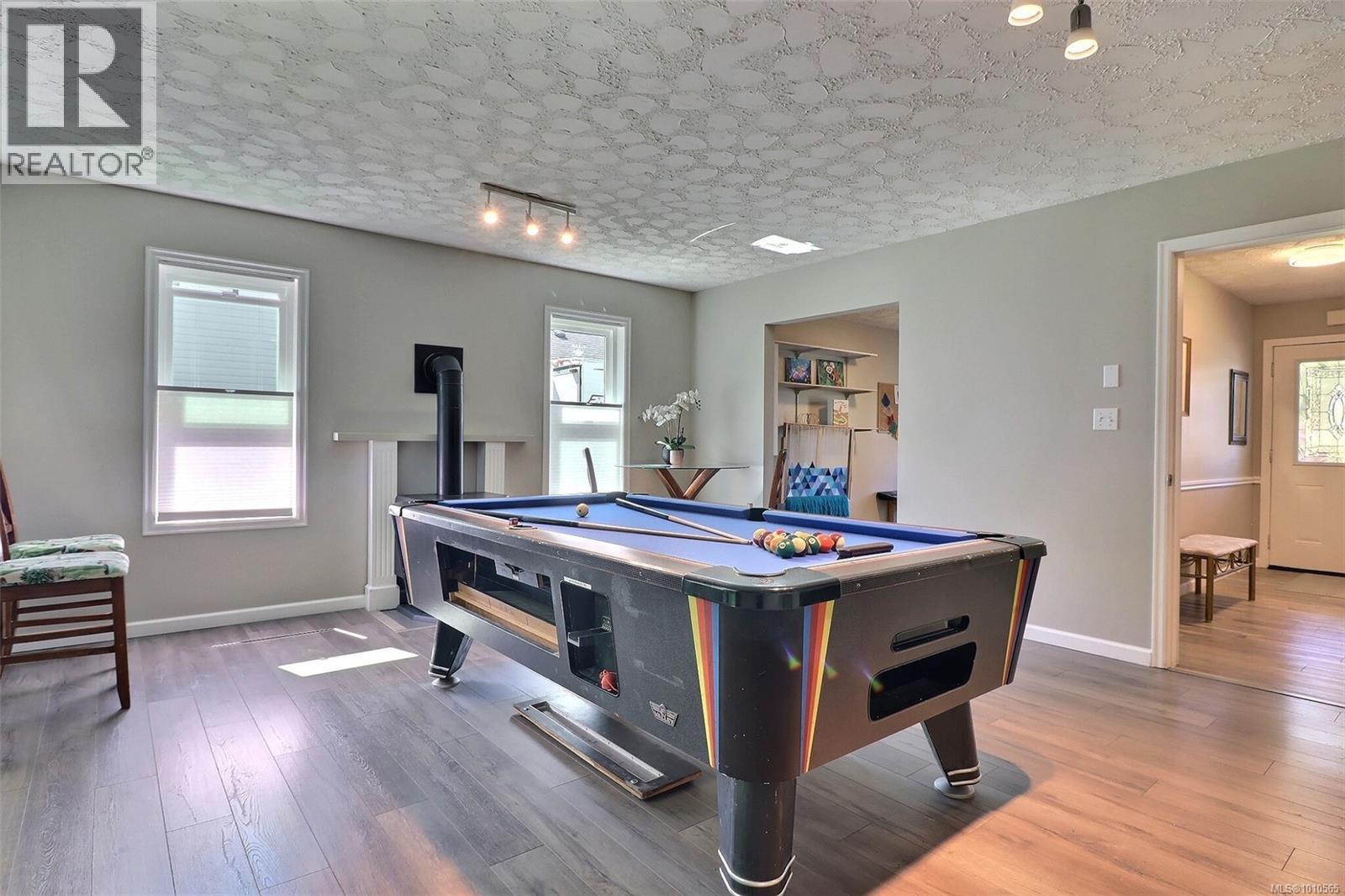 Photo 16 of 1490 Griffin Dr, Courtenay BC