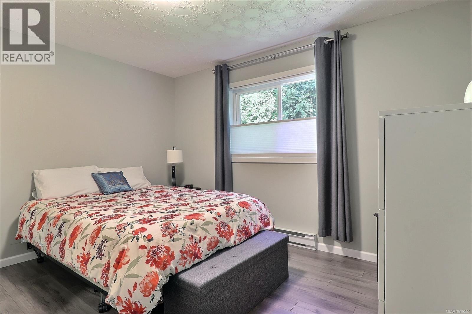 Photo 18 of 1490 Griffin Dr, Courtenay BC
