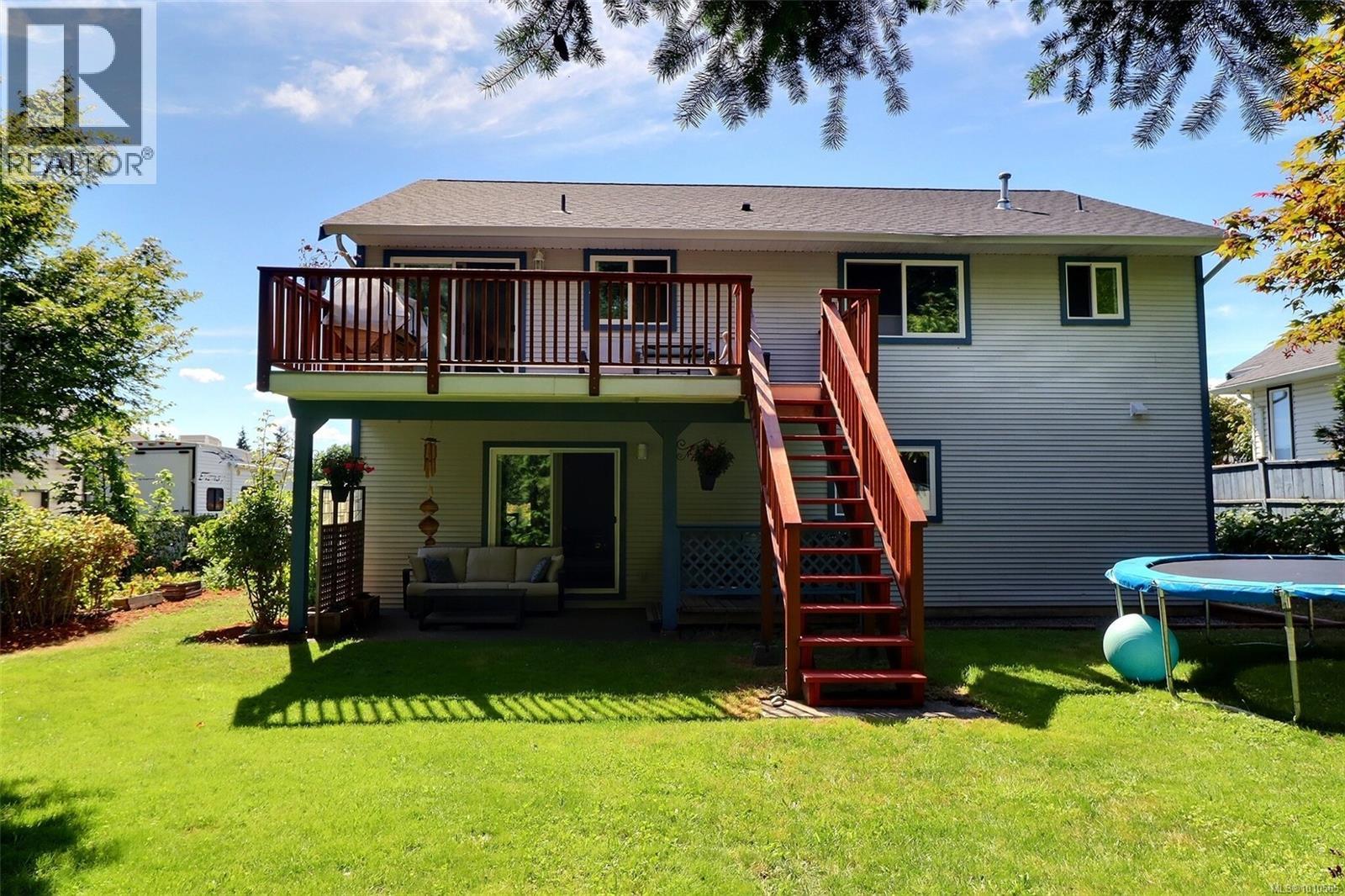 Photo 2 of 1490 Griffin Dr, Courtenay BC