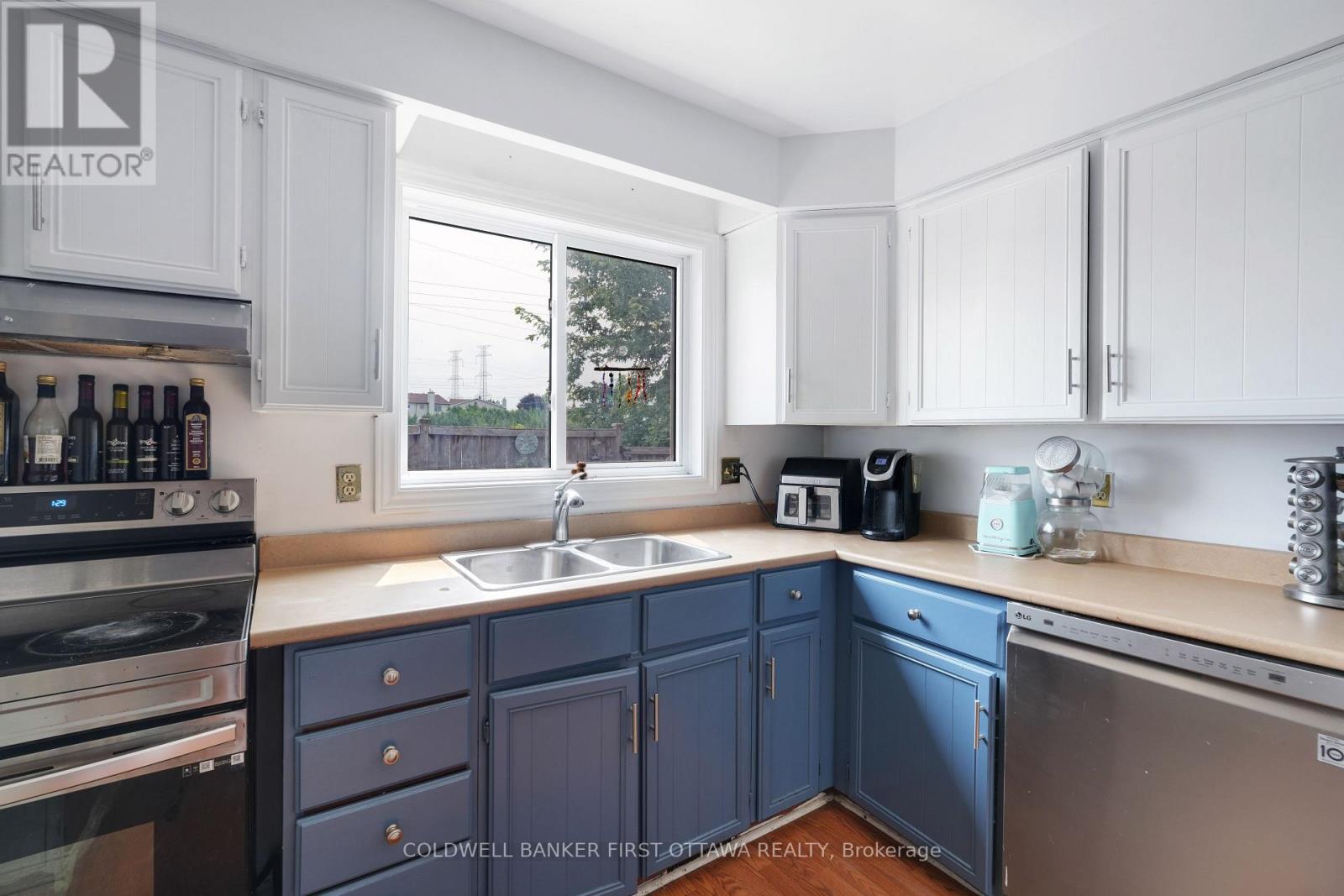 Photo 4 of 46 A Medhurst Drive, Ottawa ON