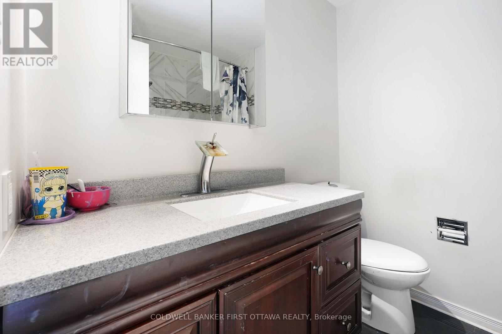 Photo 3 of 46 A Medhurst Drive, Ottawa ON