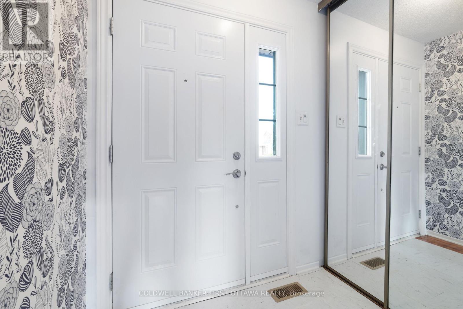 Photo 13 of 46 A Medhurst Drive, Ottawa ON