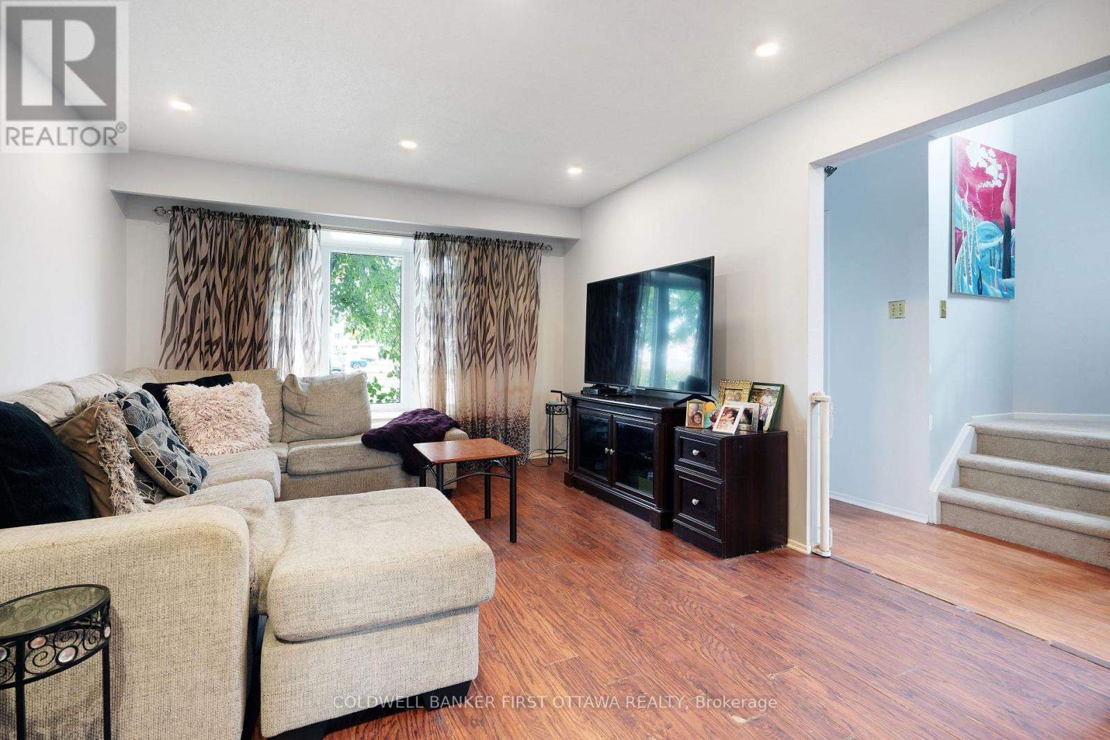 Photo 2 of 46 A Medhurst Drive, Ottawa ON