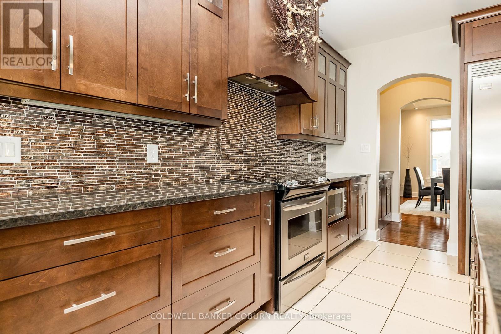 Photo 15 of 270 West Lake Circle, Ottawa ON