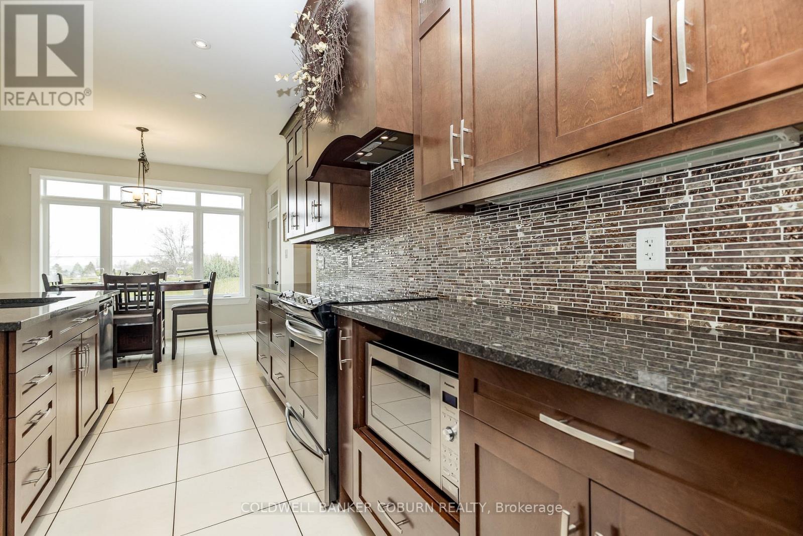 Photo 16 of 270 West Lake Circle, Ottawa ON