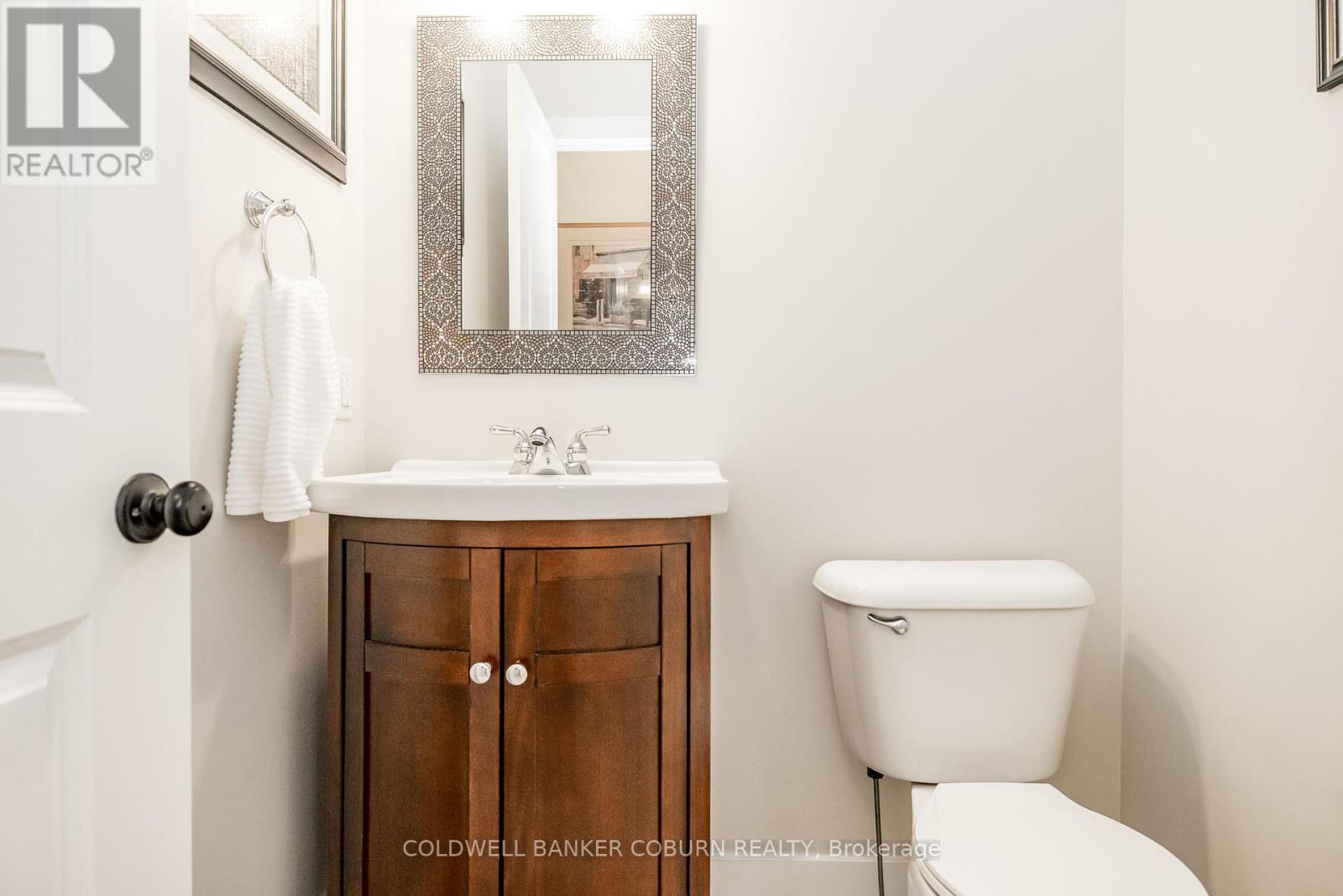Photo 21 of 270 West Lake Circle, Ottawa ON