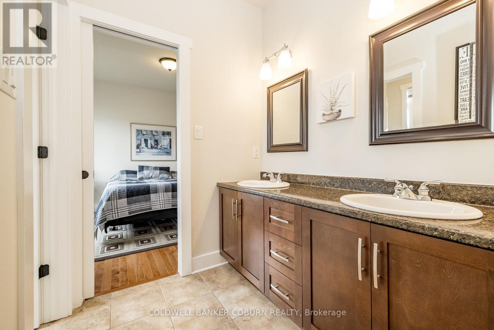 Photo 31 of 270 West Lake Circle, Ottawa ON