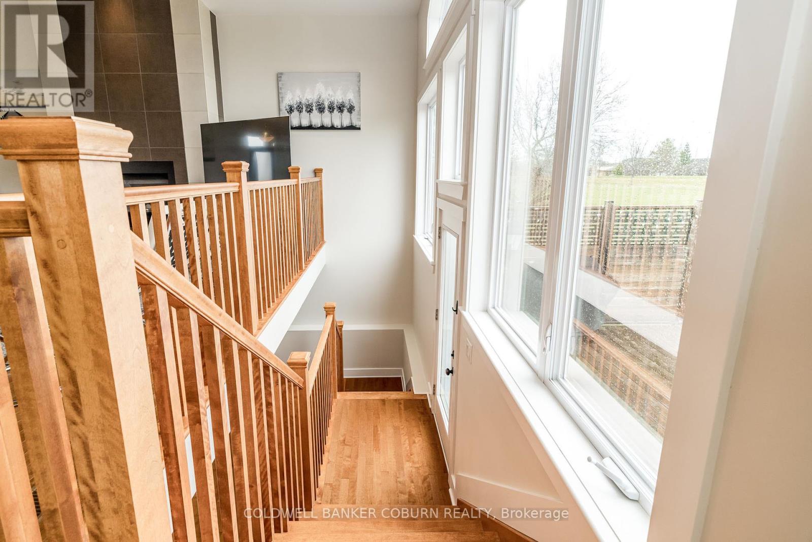 Photo 33 of 270 West Lake Circle, Ottawa ON