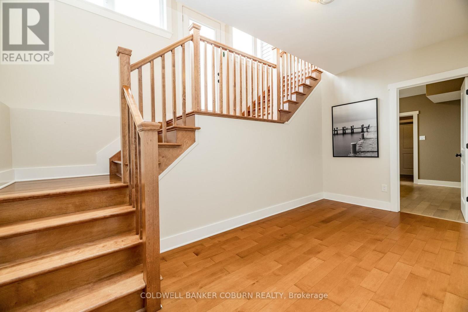 Photo 34 of 270 West Lake Circle, Ottawa ON