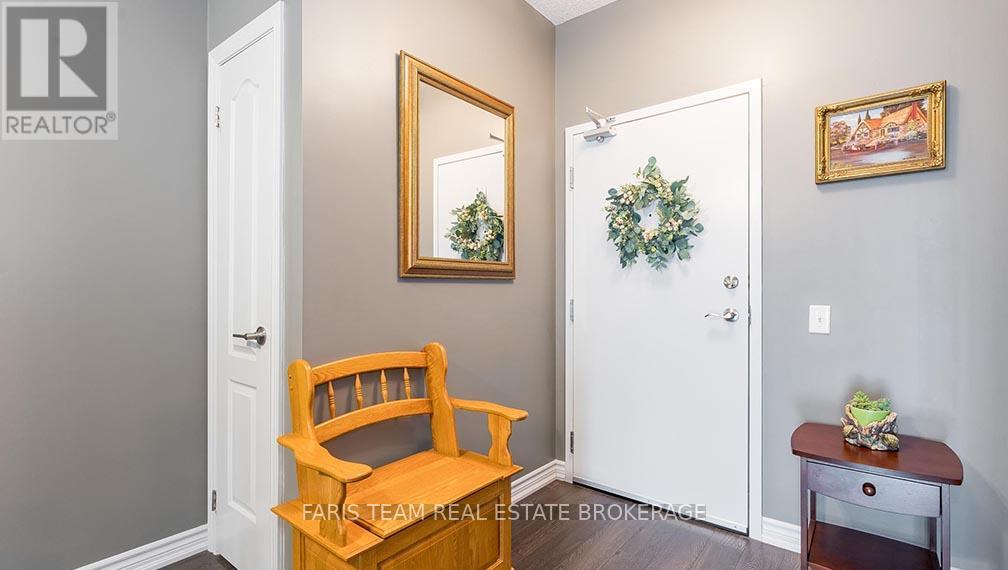 Photo 10 of 210 40 Ferndale Drive S, Barrie ON