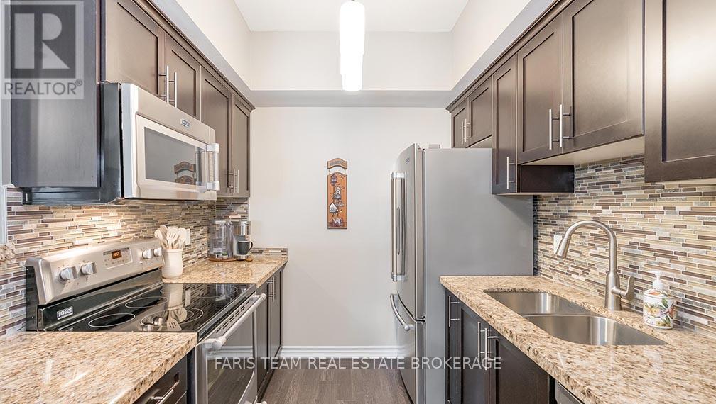 Photo 1 of 210 40 Ferndale Drive S, Barrie ON